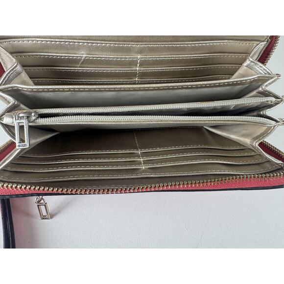 VTG Guess Wallet Womens Red Zip Around Wristlet‎ Leather Logo Clutch Purse Bag - Picture 13 of 13